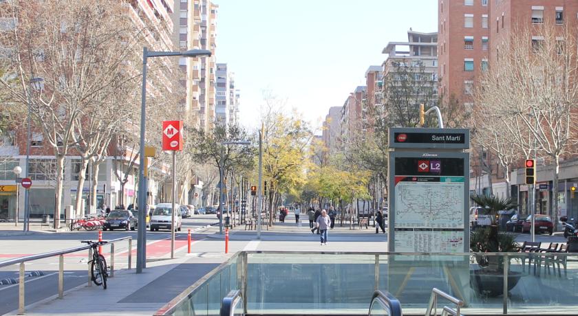 Near Clot & Sagrada Familia Apartment